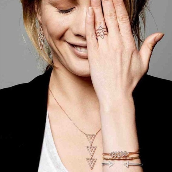 Stella & Dot | Rose Gold Pavé Spear Pendant Necklace - Picture 3 of 8